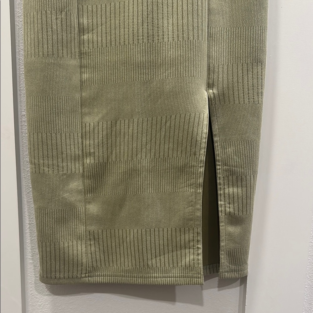 Hello Molly Olive Green Sleeveless Dress - Picture 3 of 7